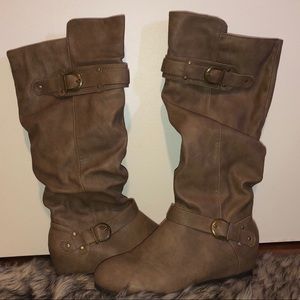 Size 7 taupe/dark tan tall boots